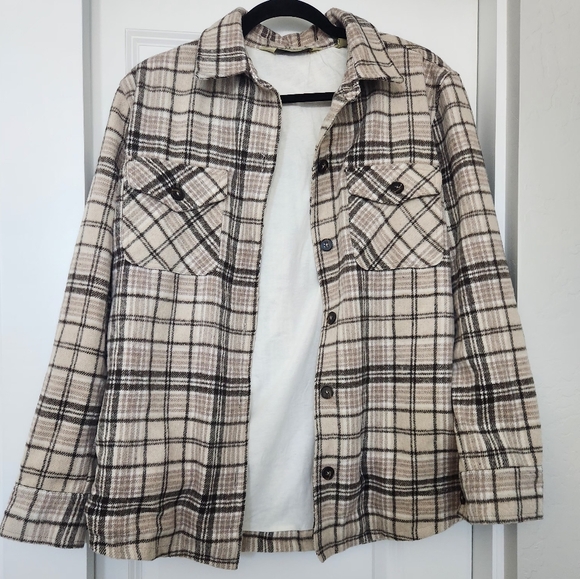 Rustic Ridge Button Down Shacket Plaid Size Small Women’s - Picture 7 of 7